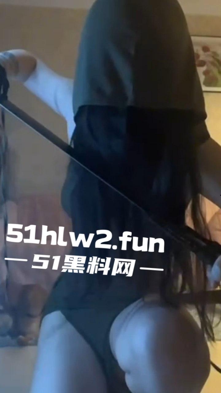 山东女子学院【张丽雨】高颜值长腿大奶尤物穿各式情趣丝袜自拍，勾引金主爸爸，化身女仆被金主激情爆操。-2